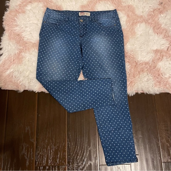 L.E.I. Ashley Lowrise Juniors Polka Dot Skinny Jeans Size 15 - Picture 1 of 3